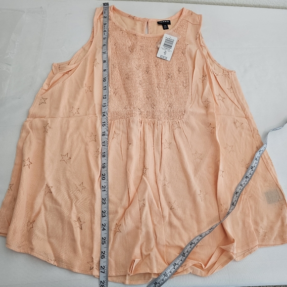 Torrid Peach Star Print Gauze Tank Top Smocked Size 00 (L) NWT - Picture 12 of 14